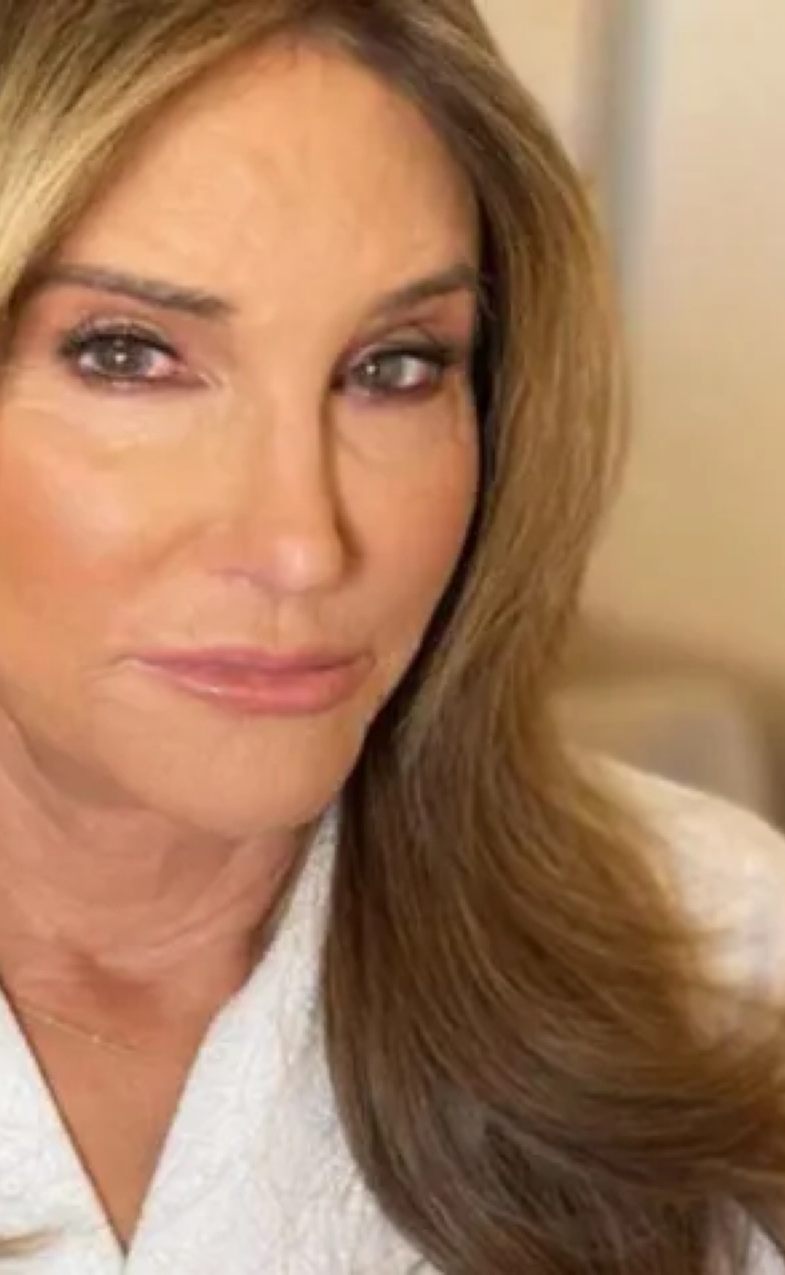 Caitlyn Jenner pede ajuda a Trump após ter gênero trocado em passaporte