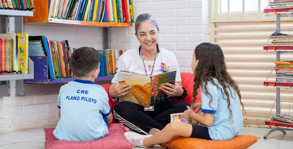 Educadores voluntários mudam rotinas e ampliam inclusão nas escolas do Distrito Federal