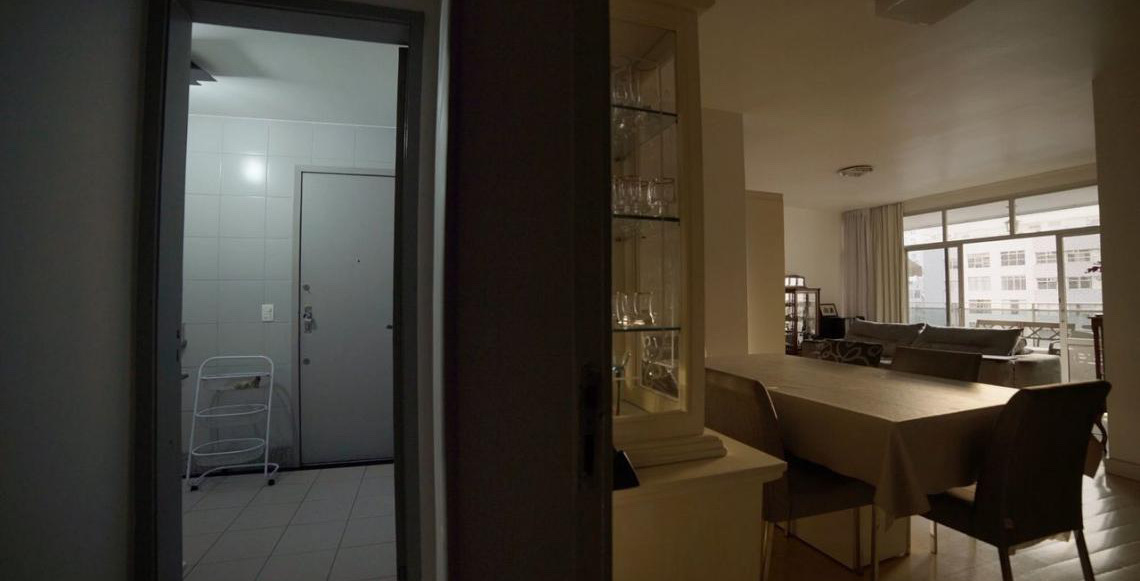 Aqui Não Entra Luz: Filme brasileiro aborda segregação dos 'quartos de empregada'