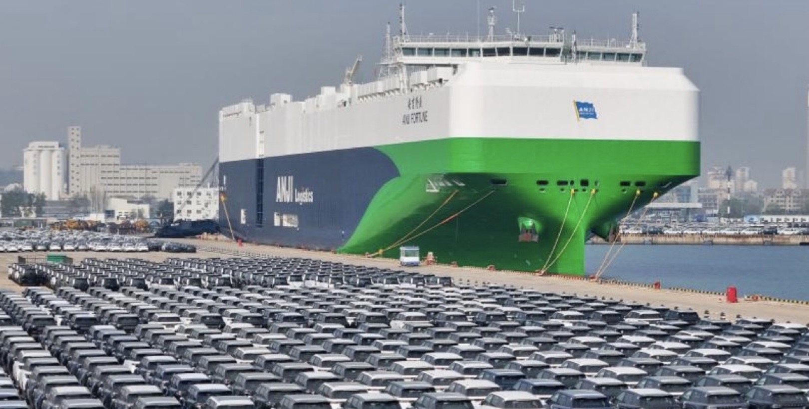 Exportações chinesas de veículos elétricos atingem 1,384 milhão de unidades no período de janeiro a abril