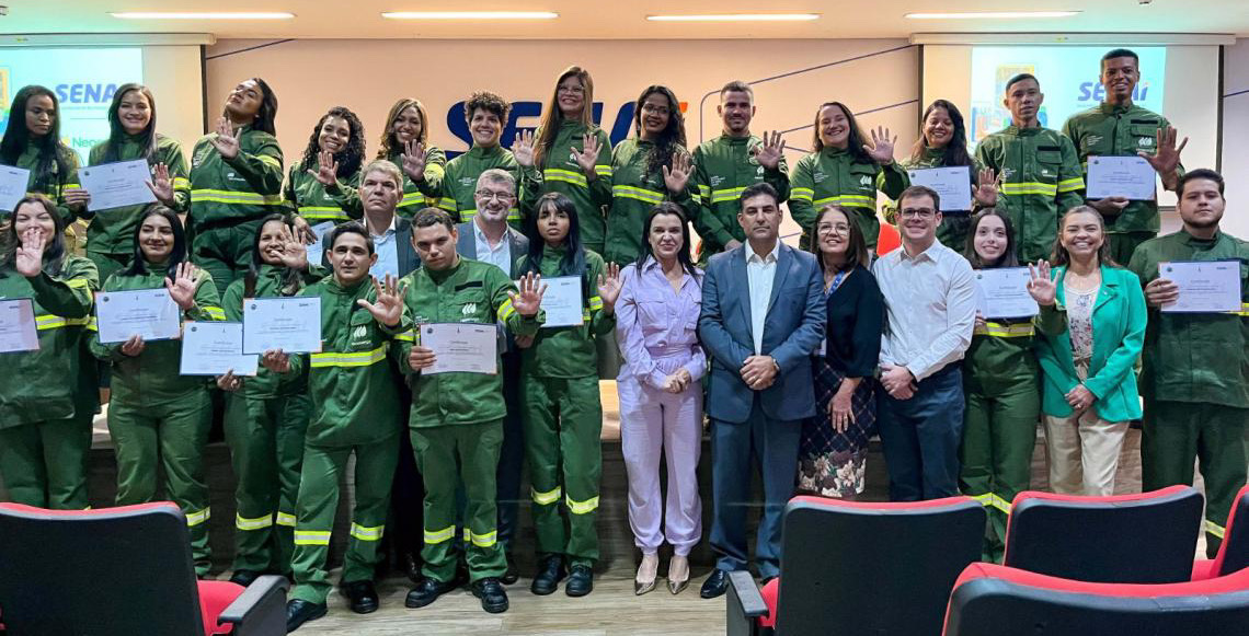 DF destaca inclusão feminina e geração de emprego durante formatura de escola de eletricistas