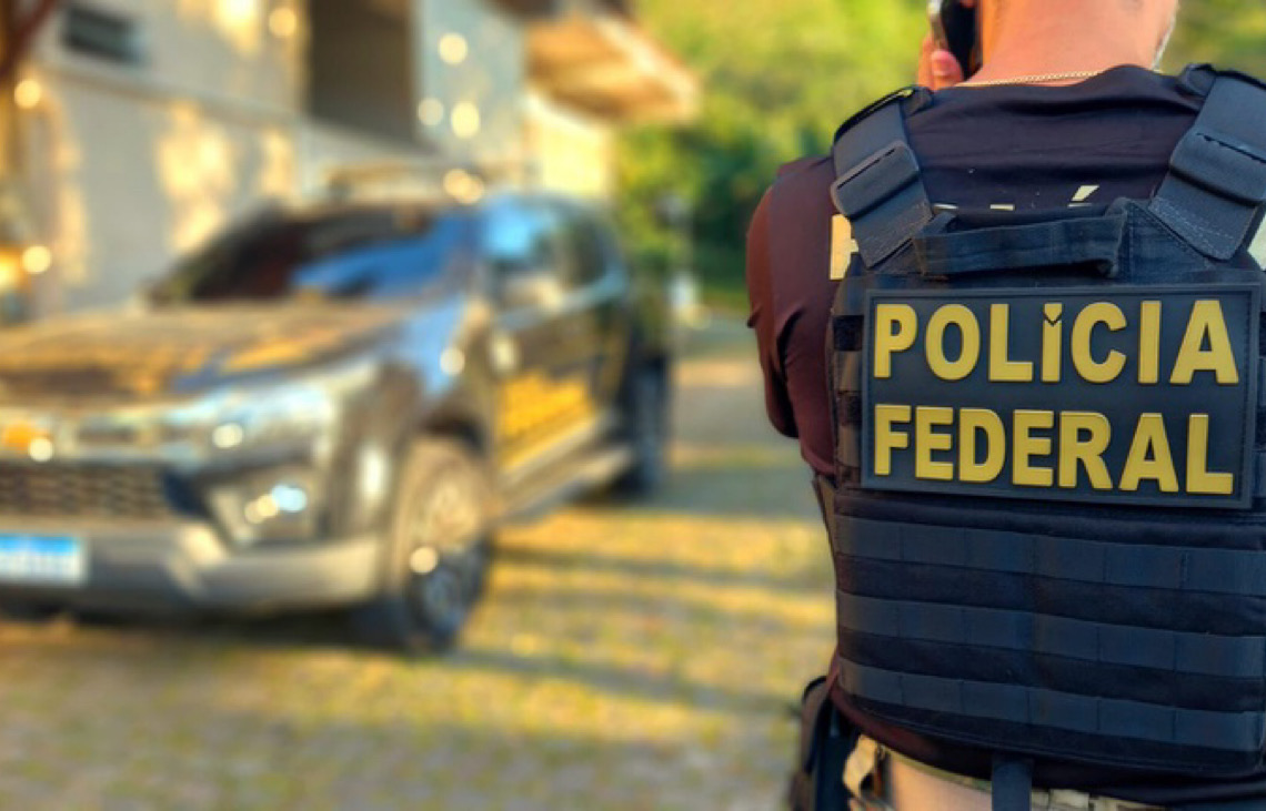Celulares registrados em nome de mortos foram usados por policiais em corrupção no RJ, diz PF