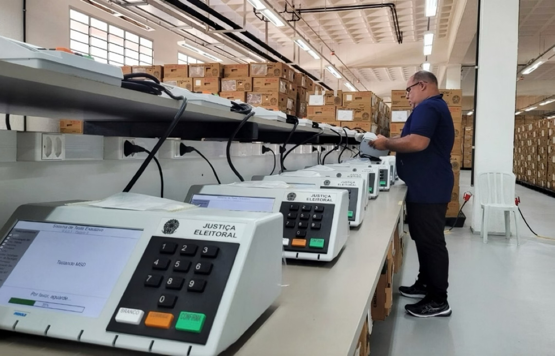 Pesquisa do Pacto pela Democracia aponta que fake news sobre eleições miram urnas eletrônicas