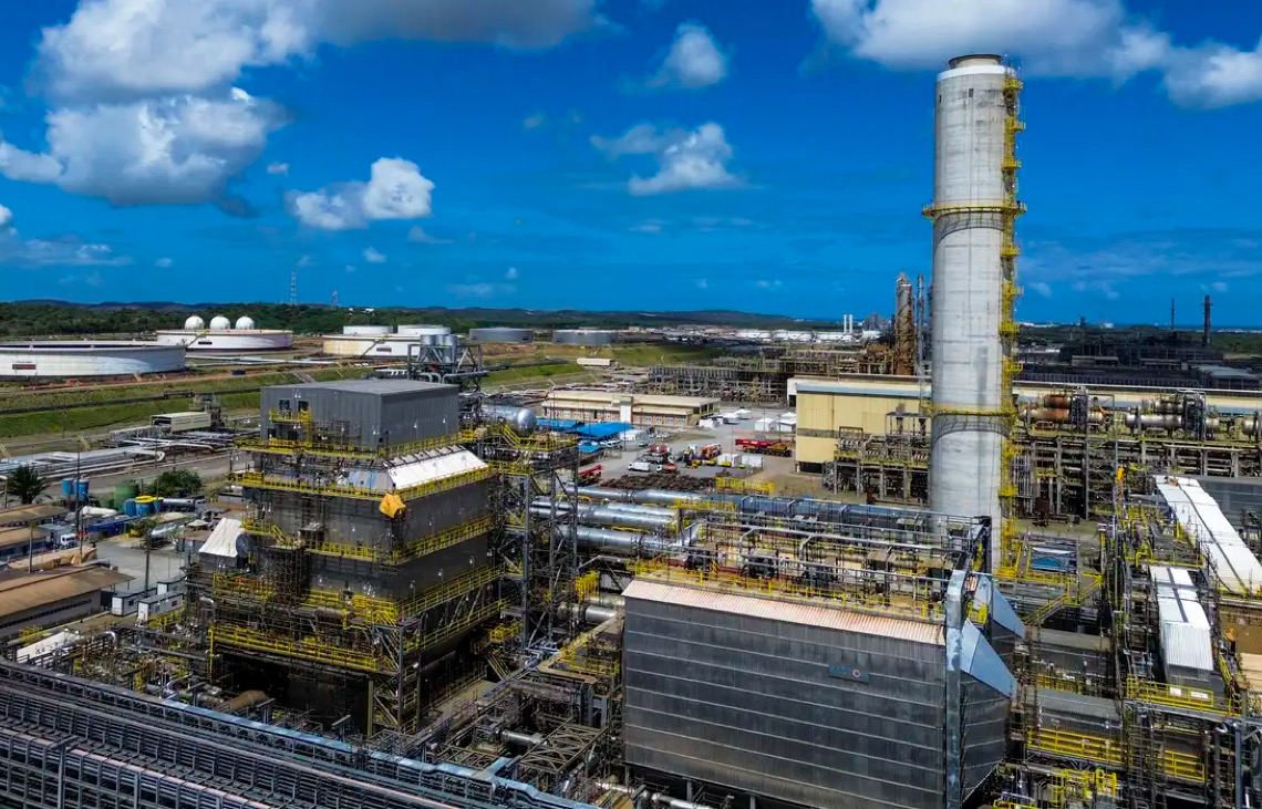 Refinarias da Petrobras operam com mais de 100% de capacidade; entenda 