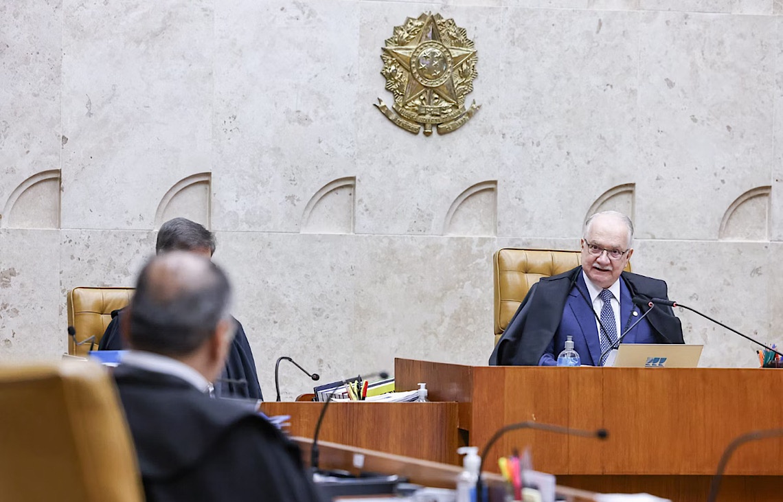 Dino critica autocontenção, bandeira de Fachin, e diz que STF não é inimigo do Brasil