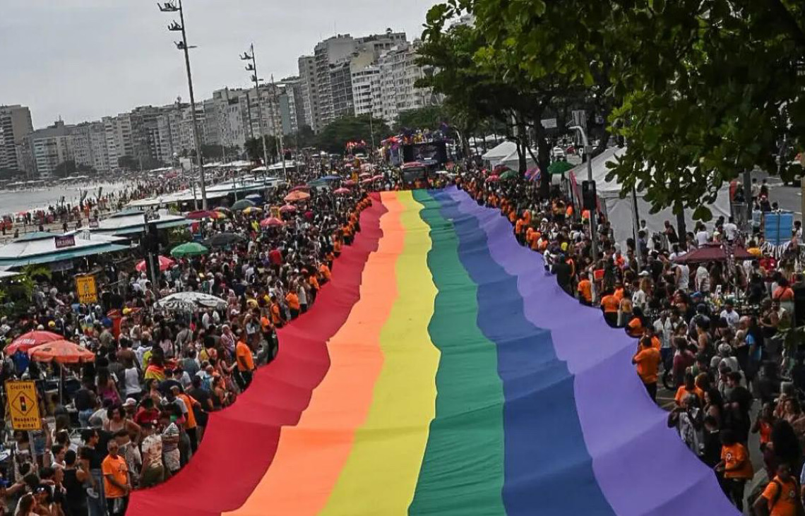 Parada LGBTI+ do RJ traz “toda forma de amor” como tema em 2026