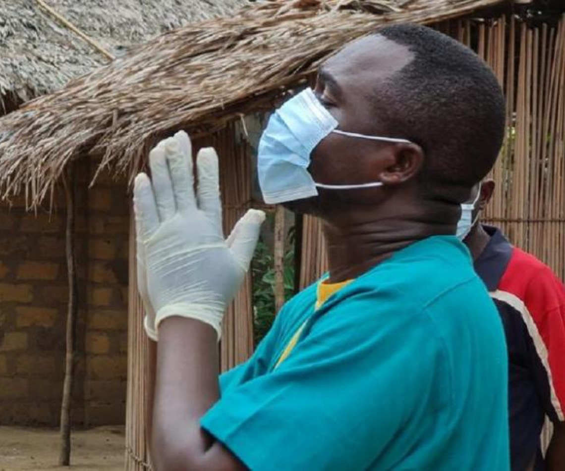 Vacina contra cepa do ebola na África pode demorar até 9 meses