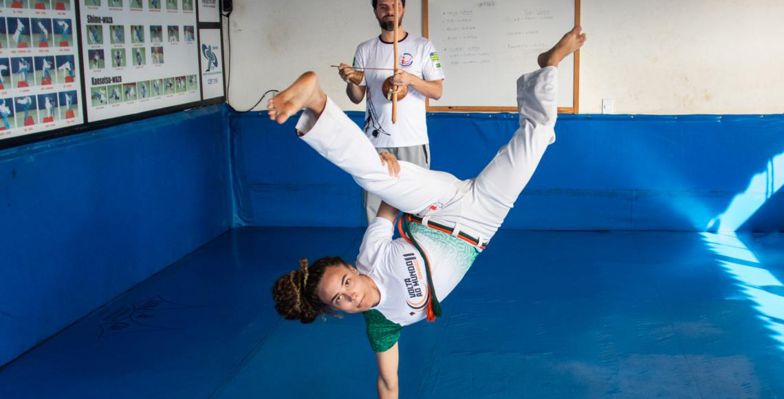 Aluna da rede pública do Distrito Federal celebra título internacional de capoeira