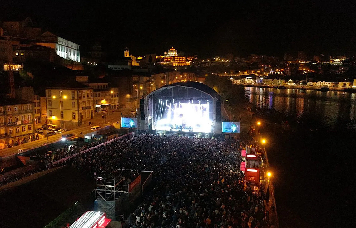 Veja as atrações, datas, preços e descubra os melhores festivais de música em Portugal em 2026
