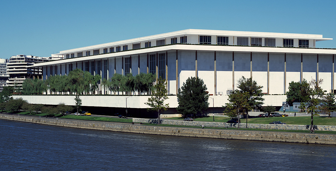 Justiça dos Estados Unidos manda retirar nome de Donald Trump do Kennedy Center