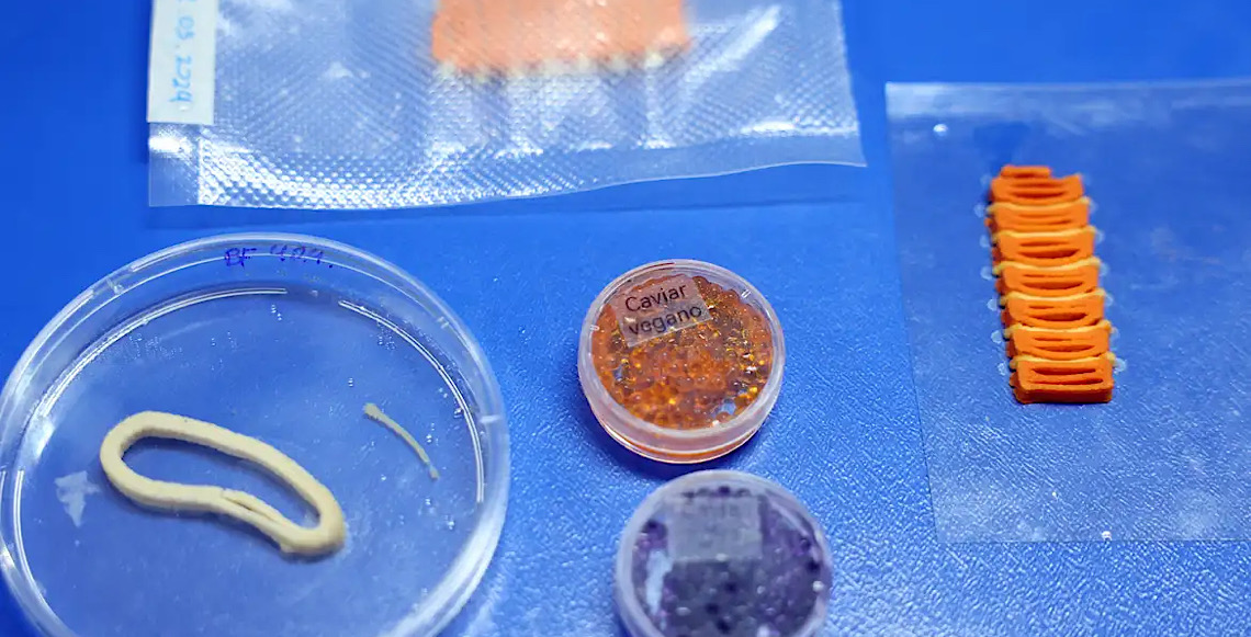 Embrapa produz em laboratório salmão, caviar e anéis de lula veganos 