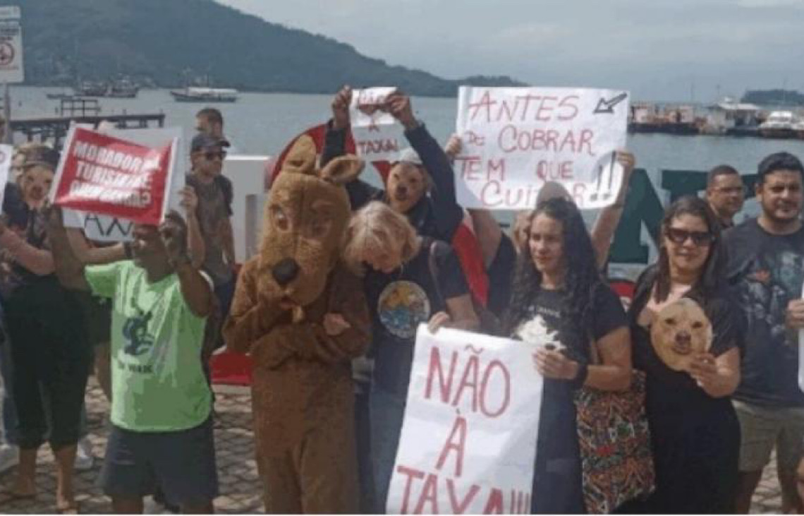 Sob protestos e vandalismo, Angra dos Reis, no Rio de Janeiro passa a cobrar taxa de turistas