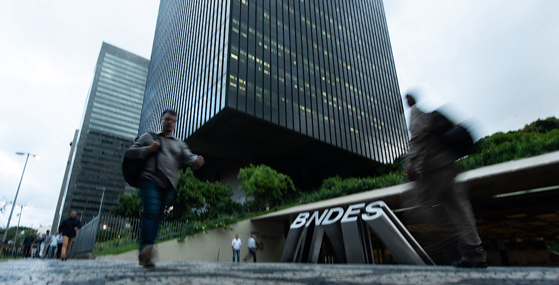 BNDES capta R$ 1 bi com banco espanhol para financiar projetos verdes no Brasil