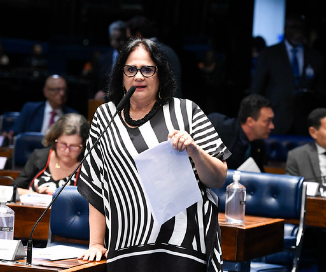 2 minutos: Senado aprova projeto que dificulta aborto legal em menores de 14 anos