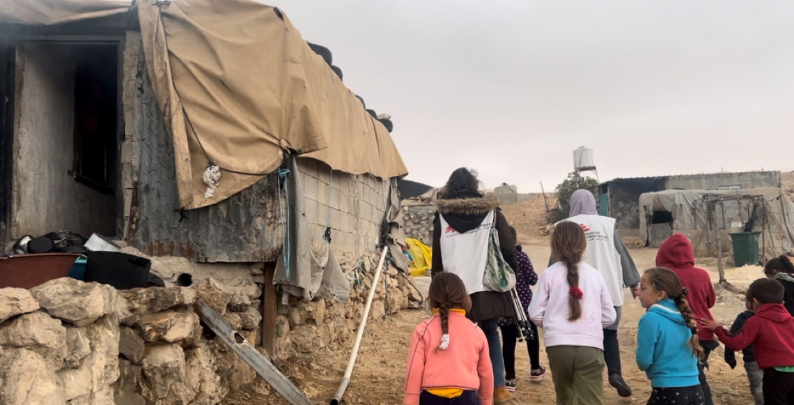 Palestinos são forçados a demolir as próprias casas para dar espaço a parque temático bíblico em Israel