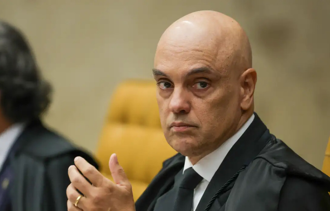 Edson Fachin autoriza AGU a defender Alexandre de Moraes em processo nos Estados Unidos