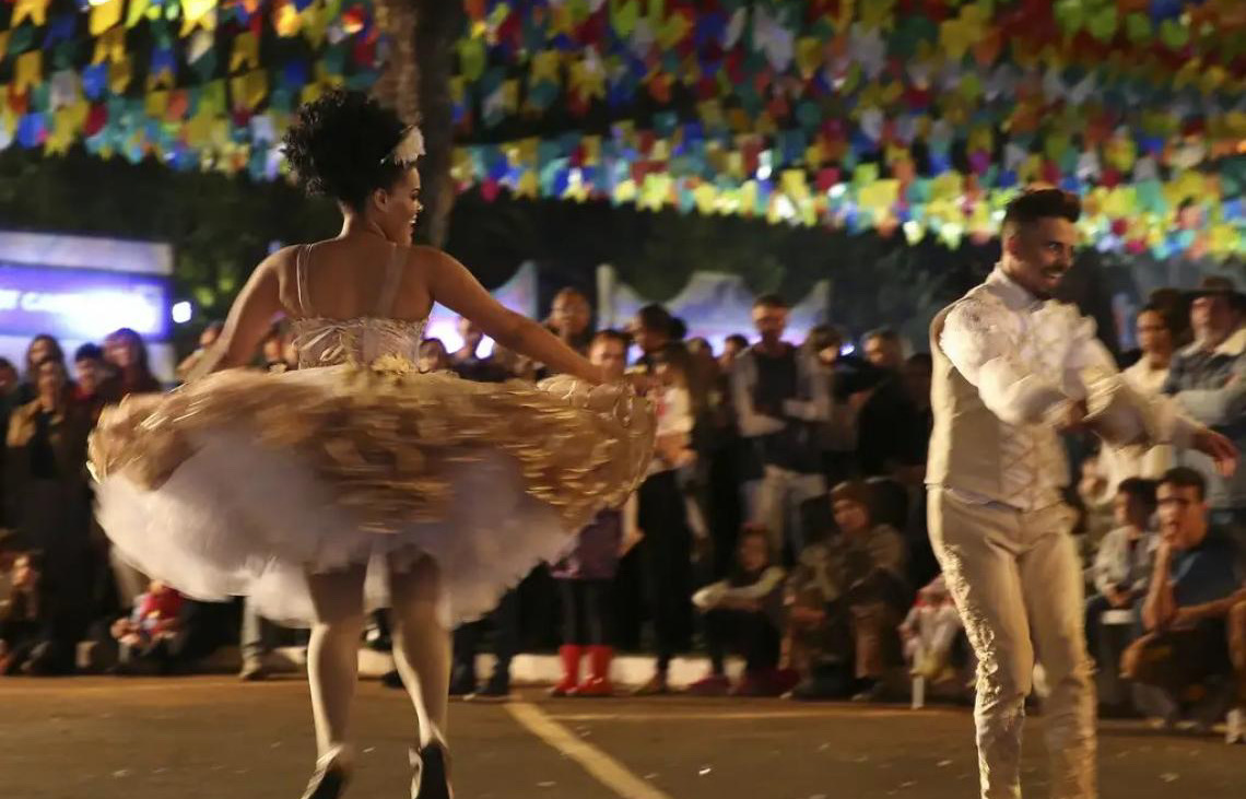 Junho impulsiona o turismo brasileiro com festas tradicionais, eventos internacionais e viagens de lazer