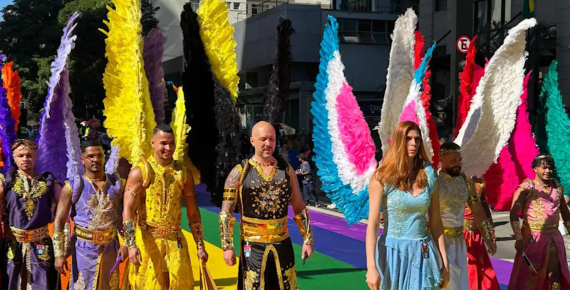 Parada do Orgulho LGBT+ leva cores e vibração à Avenida Paulista 