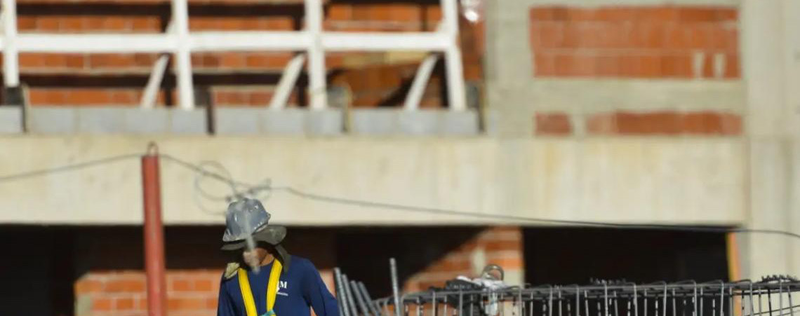 Construção empregou 2,5 milhões e pagou média de 2,1 salários mínimos