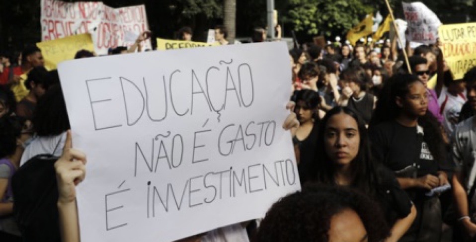 Brasil já puniu crianças, mudou maioridade penal ao longo da história e adotou lógica da proteção integral