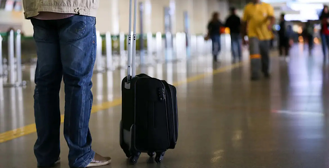 Companhias aéreas reduzem voos, e preço da passagem aumenta 9%