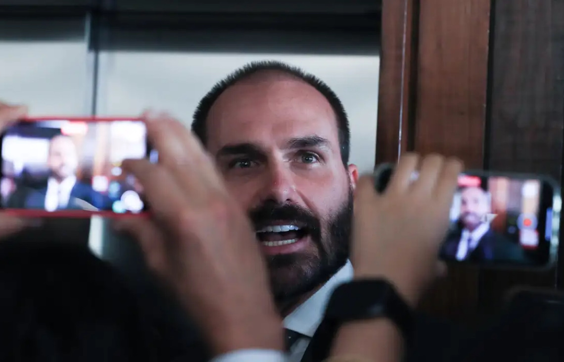 Eduardo pede rompimento de Flavio com Novo por fala de Zema sobre Vorcaro