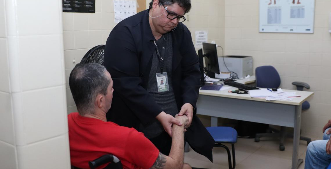 Botox oferecido pelo SUS ajuda pacientes a recuperar movimentos e qualidade de vida