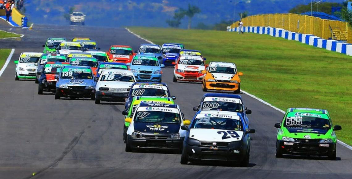 Disputa pelo campeonato esquenta na quarta etapa do Brasília Touring Series
