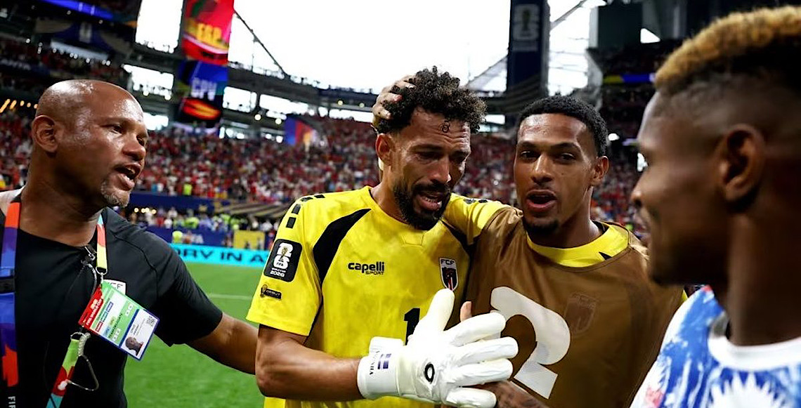 Irmão brasileiro de Vozinha dá aulas de matemática e celebra goleiro na Copa