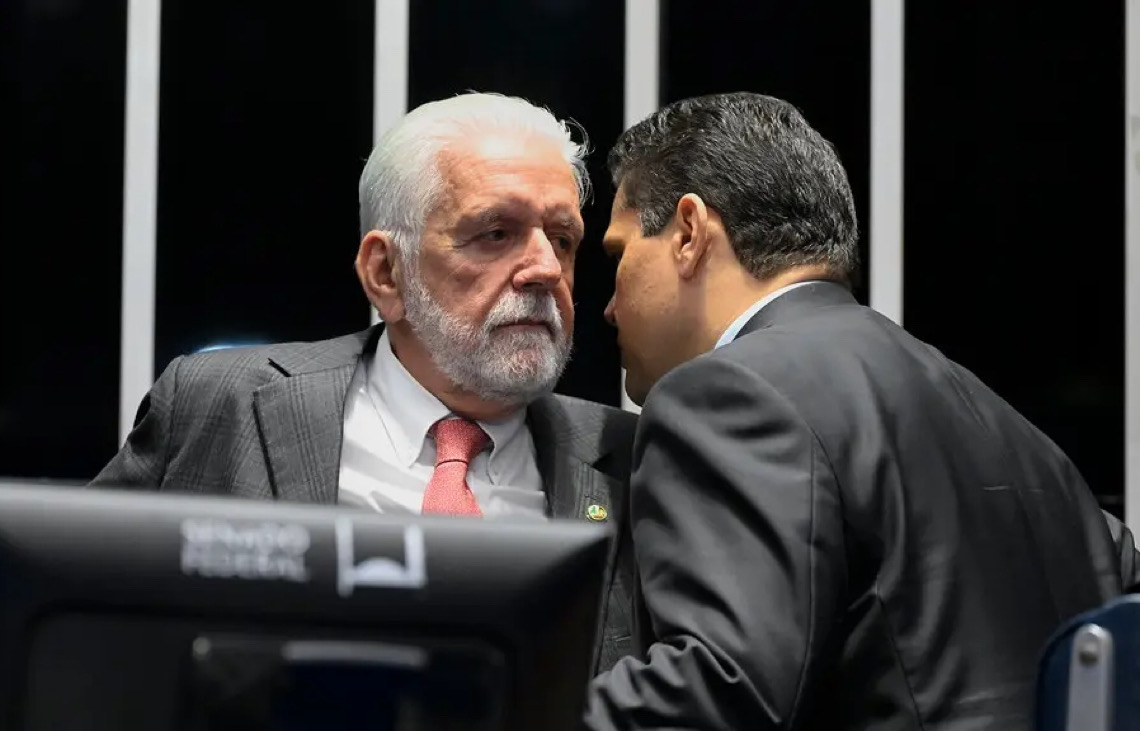 Davi Alcolumbre sai em defesa de Jaques Wagner e diz que presunção de inocência tem que prevalecer