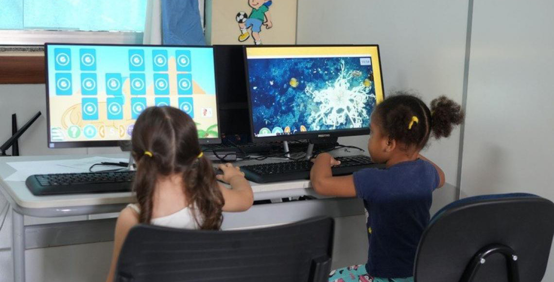 Quase 3 mil livros didáticos com acesso gratuito: Saiba como utilizar a plataforma