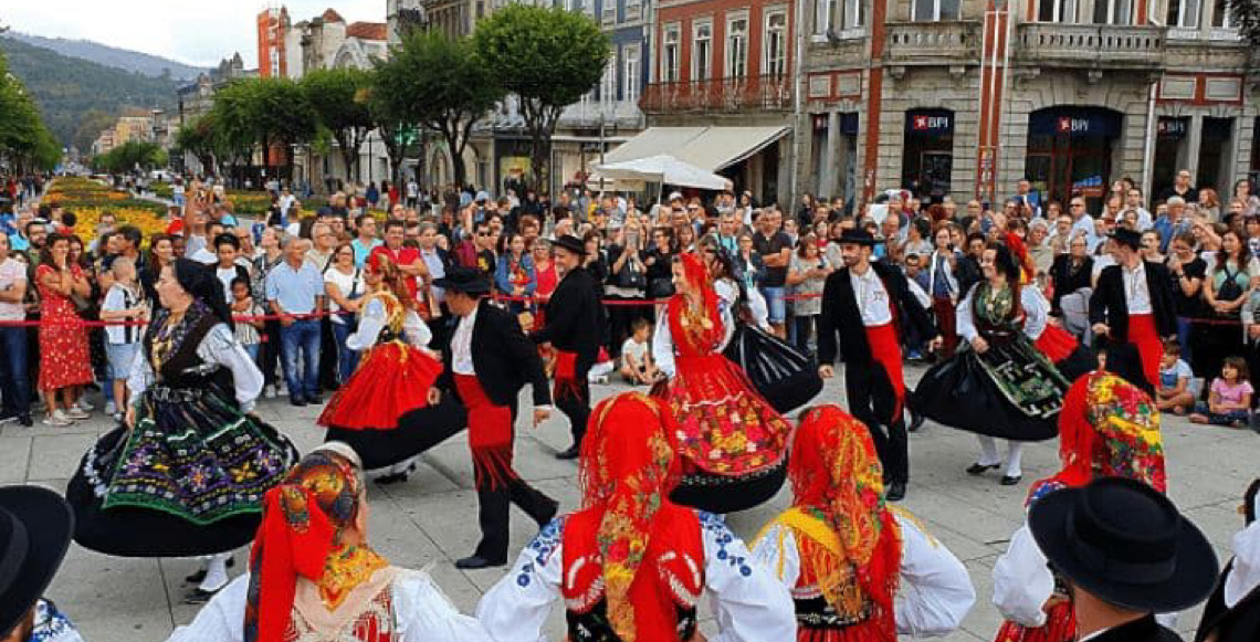 Portugueses celebram os Santos Populares: Guia completo da Festa de São João no Porto