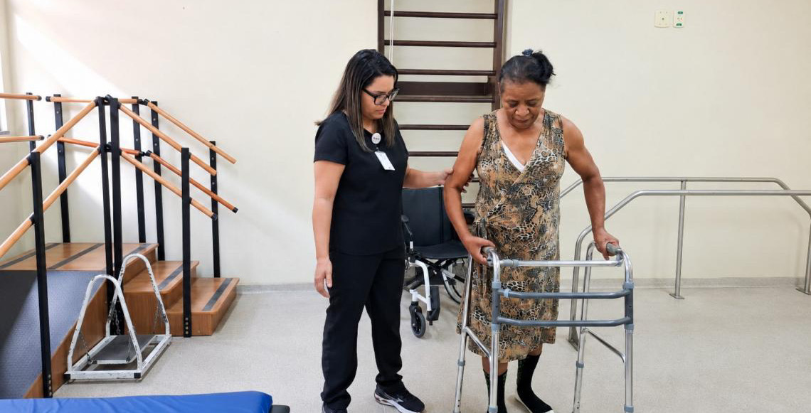 Fisioterapia especializada ajuda pacientes a recuperar autonomia após AVC