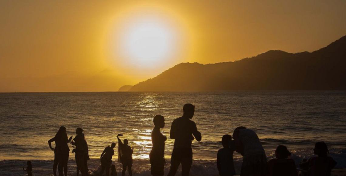 Gastos de turistas internacionais no Brasil batem recorde histórico e chegam a R$ 25 bi em 2026