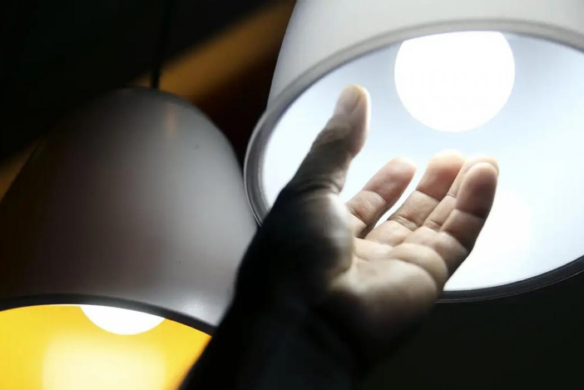 Bandeira tarifária das contas de luz segue amarela em julho, informou a Aneel