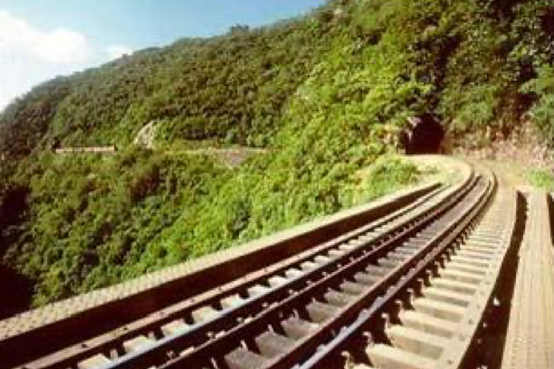 Incorporação de bens ferroviários pela União se arrasta há 30 anos em meio a abandono e degradação