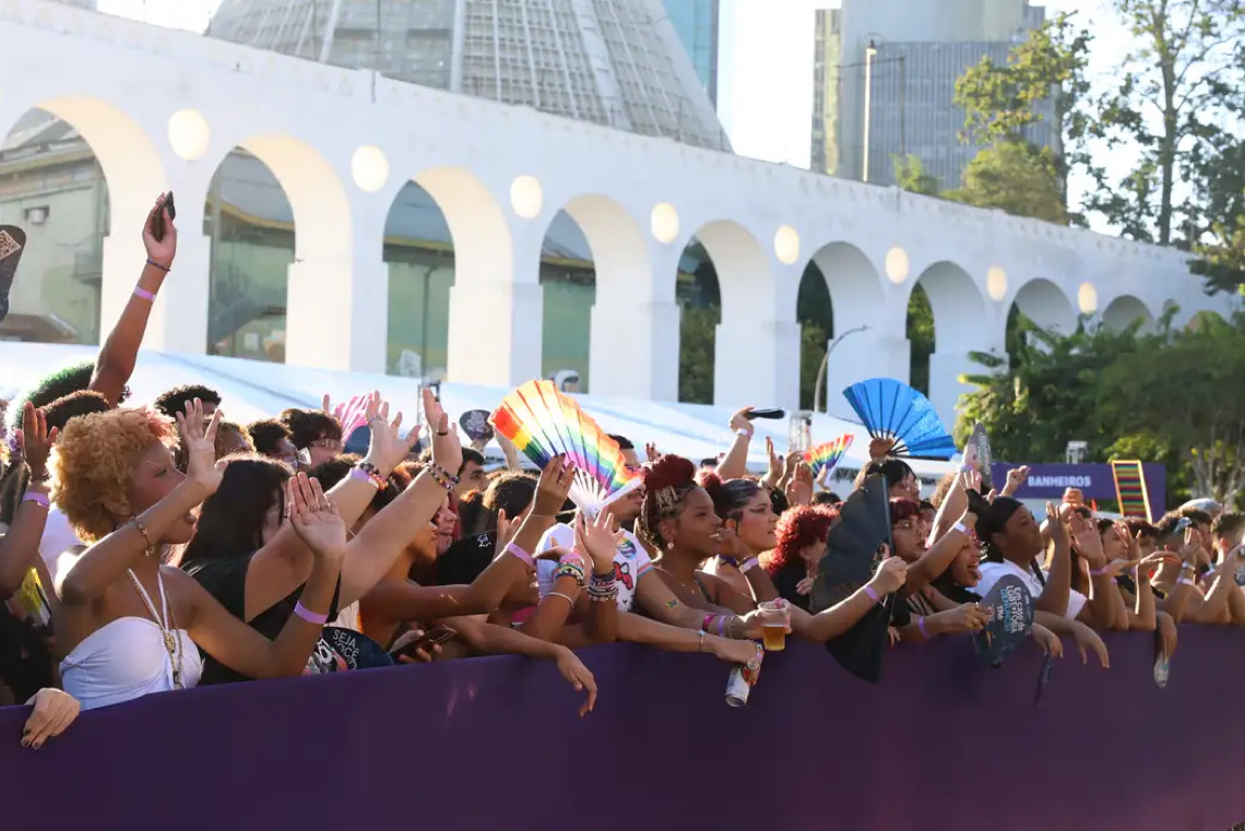 Parada LGBTQIA+ no Rio de Janeiro defende mais representantes no Legislativo 