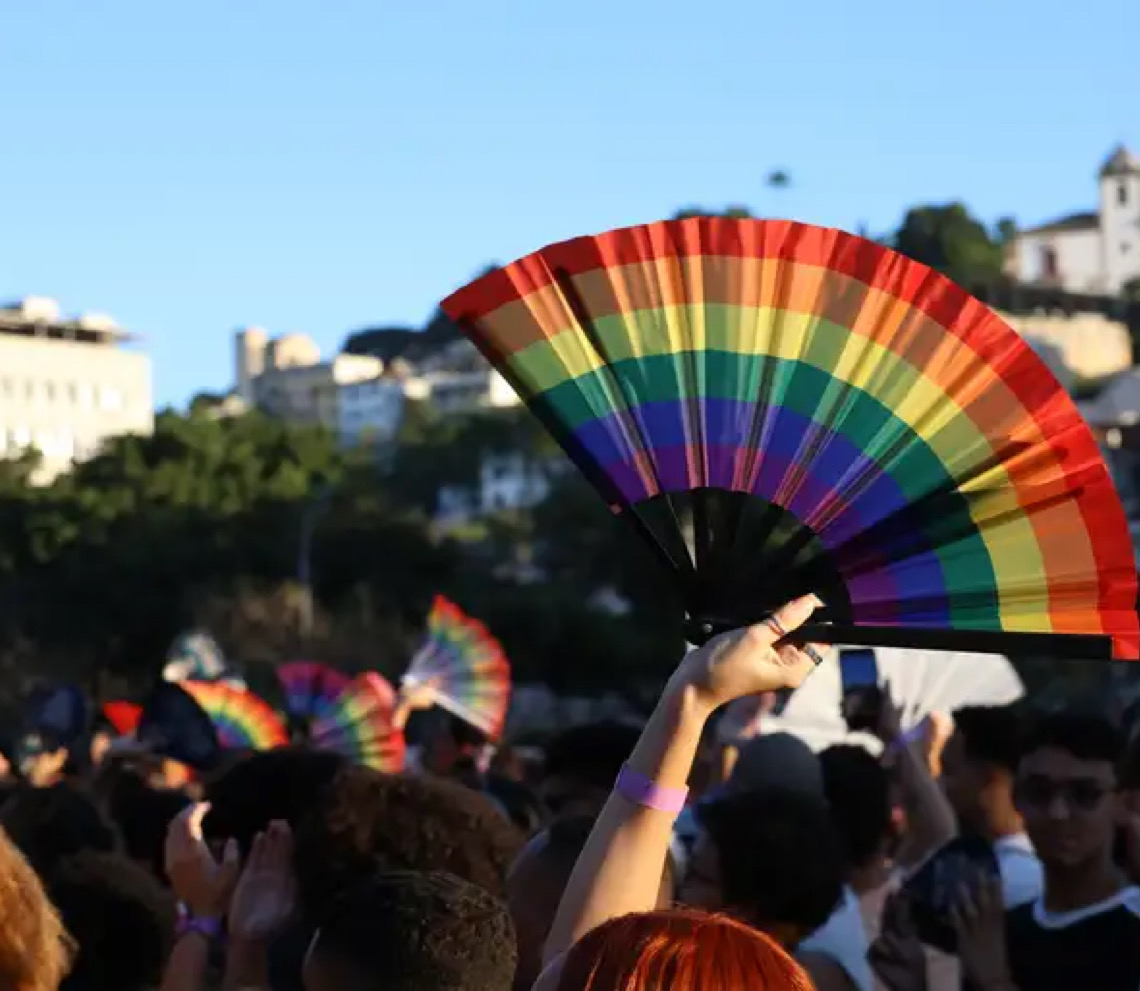 Marcha LGBT+ se mistura à Copa e expõe fantasma da violência no México