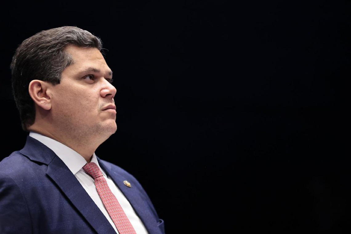 Presidente do Senado adia votação de aposentadoria para agentes de saúde, pauta-bomba para Lula