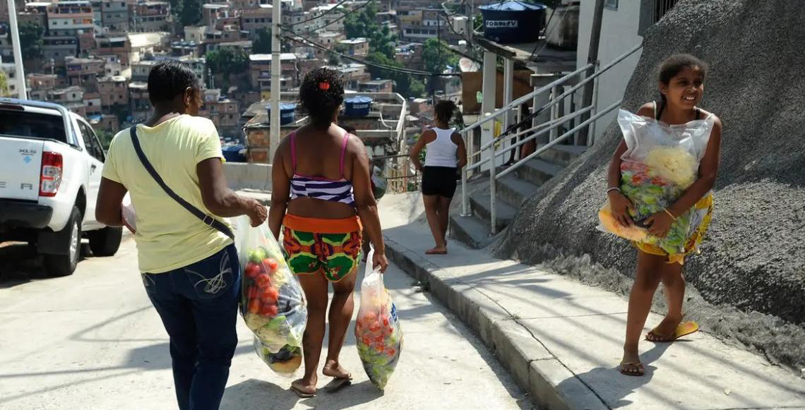 Brasil completa 1 ano fora do Mapa da Fome, mas desafios persistem