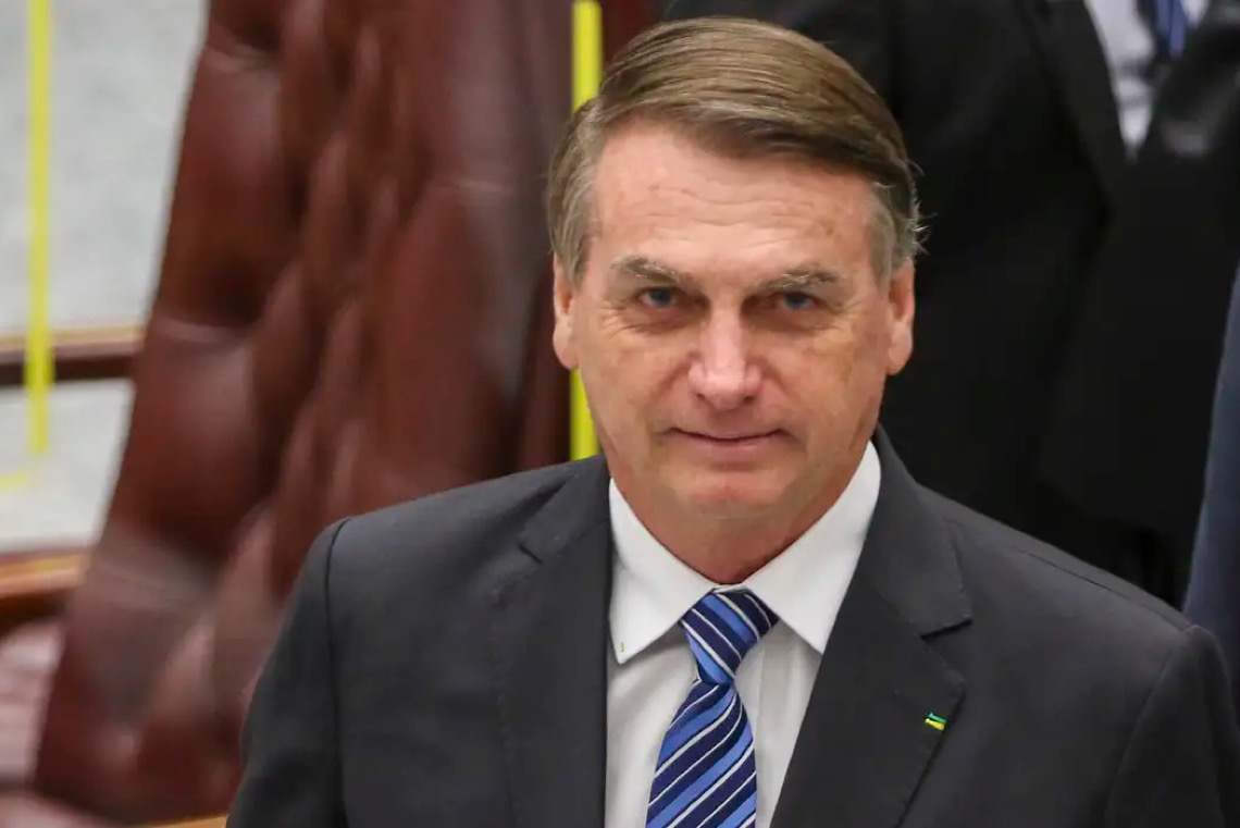 Ministro Alexandre de Moraes decide manter Jair Bolsonaro em prisão domiciliar 
