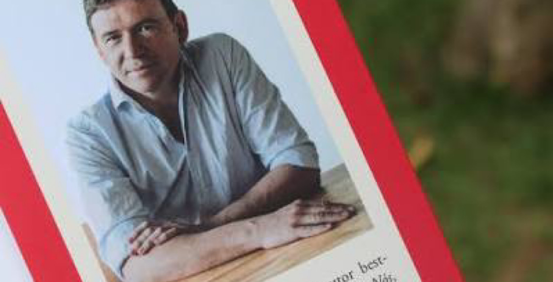Vinte anos após 'Um Dia', David Nicholls troca grandes gestos de amor pela lentidão