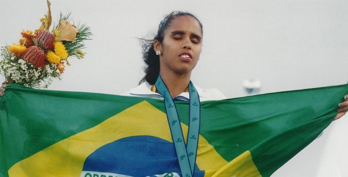 Maior medalhista paralímpica do Brasil, Adria Santos comanda instituto que apoia crianças em SC
