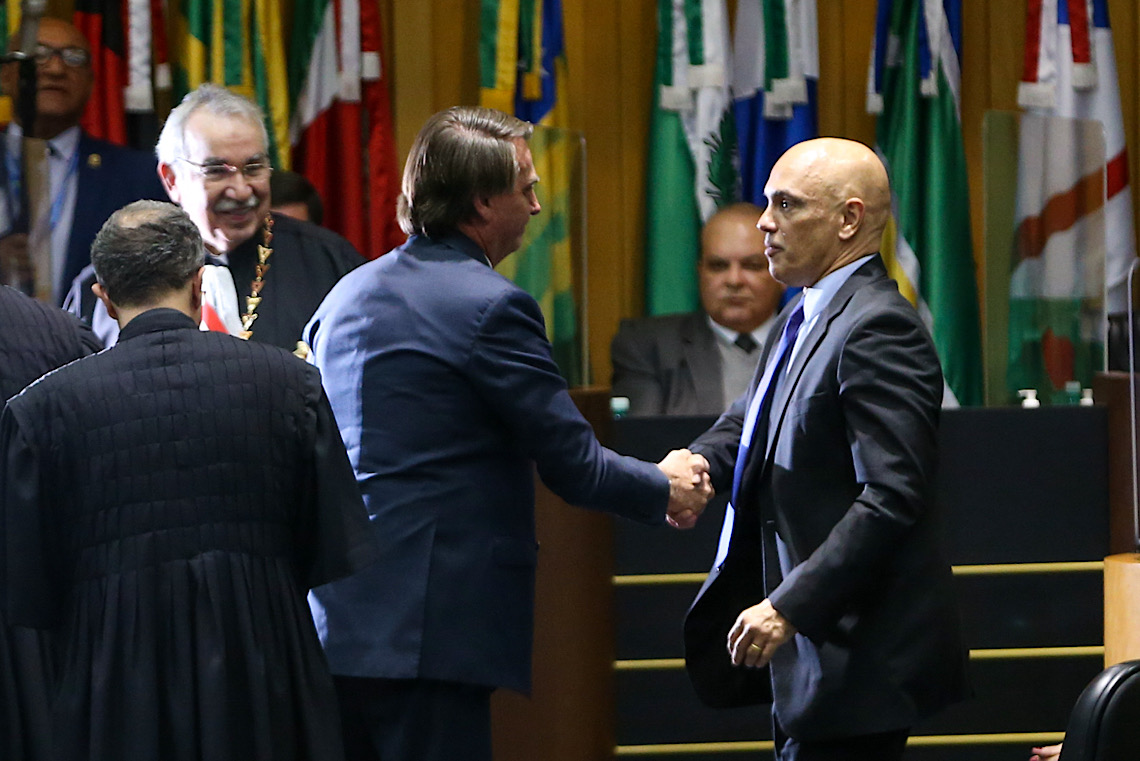 Chefe da campanha de Flávio diz que proibir visitas a Bolsonaro é 'interferência no jogo político'