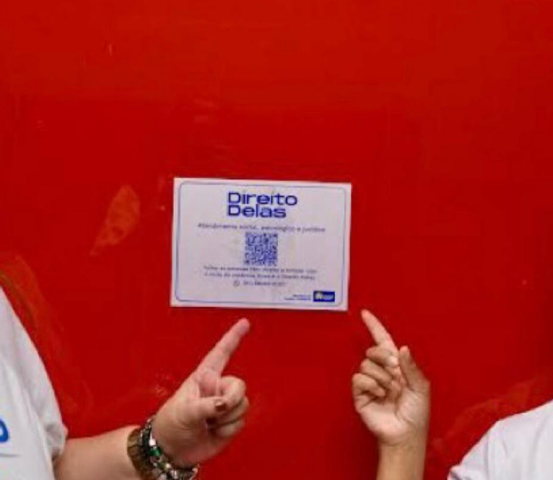 QR Code em banheiros do DF conecta vítimas de violência ao programa Direito Delas