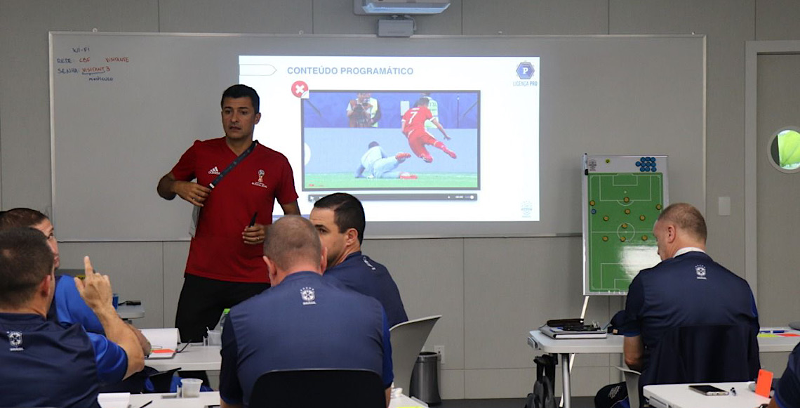 'Precisamos deixar o futebol respirar', diz novo chefe dos árbitros da CBF