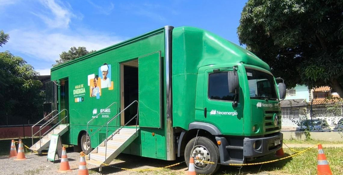 Férias no Zoo: caminhão interativo da Neoenergia ensina crianças a economizar energia de forma divertida