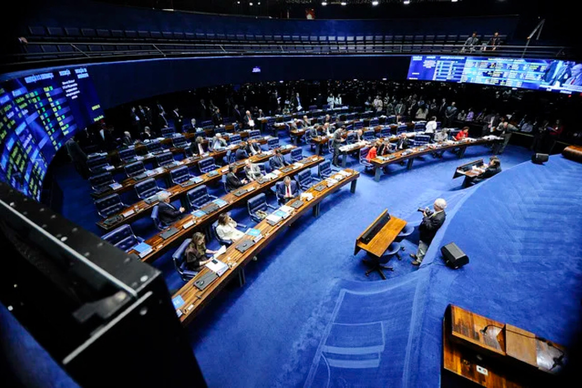 Disputa à reeleição predomina no Distrito Federal; seis parlamentares buscam cargos maiores