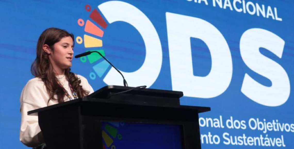 Brasileira de 13 anos quer mais empatia de líderes ao defender ação climática
