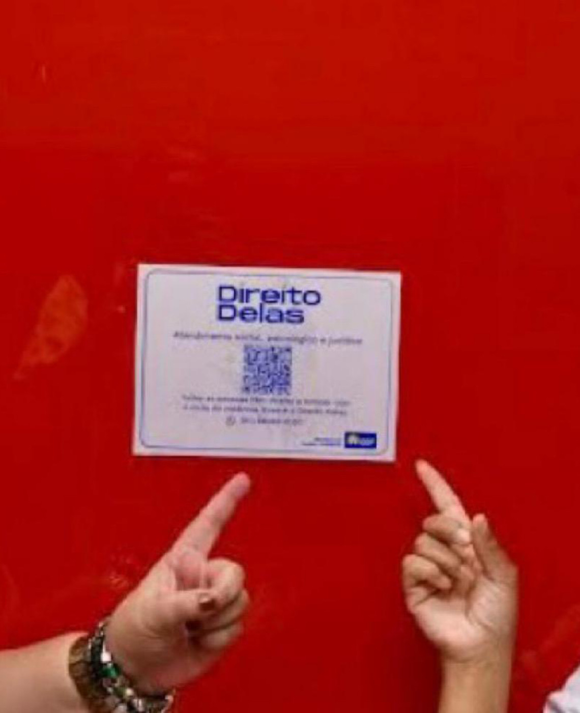 QR Code em banheiros do DF conecta vítimas de violência ao programa Direito Delas